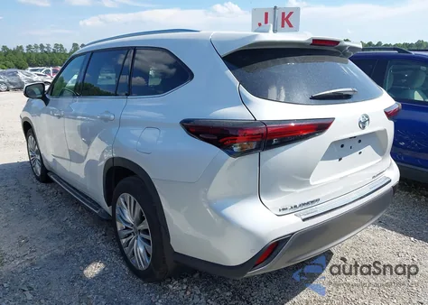 2024 Toyota Highlander Platinum z USA, uszkodzony, nr VIN 5TDKDRBH9RS556337